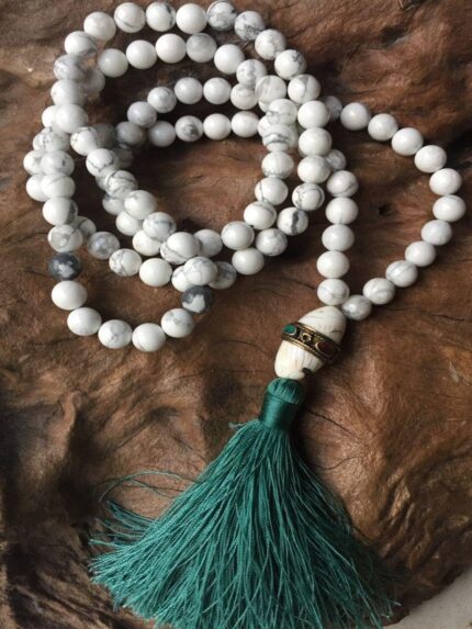 Howlite Pandents Mala